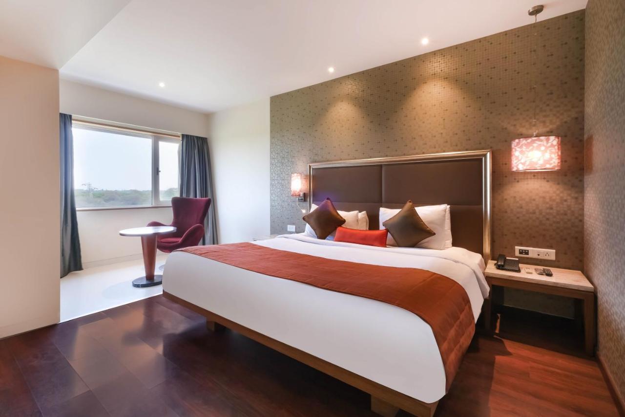 Hotel 7 Apple Pimpri Pune Arvi