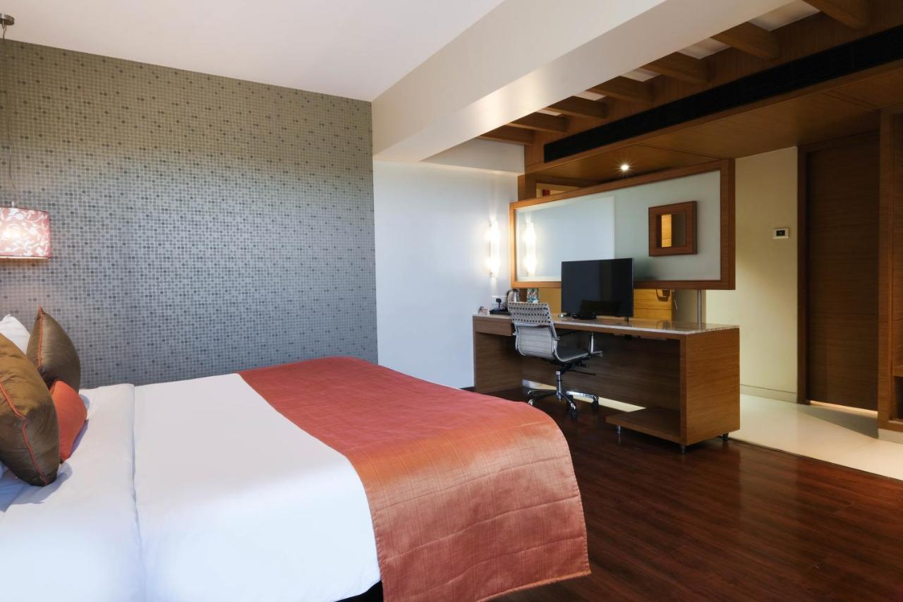 7 Apple Pimpri Pune