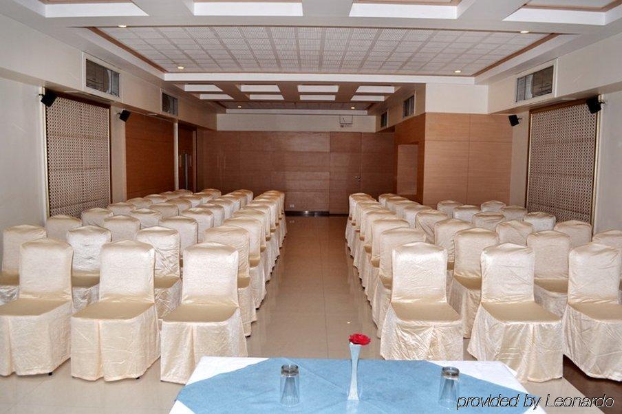 7 Apple Pimpri Pune Arvi