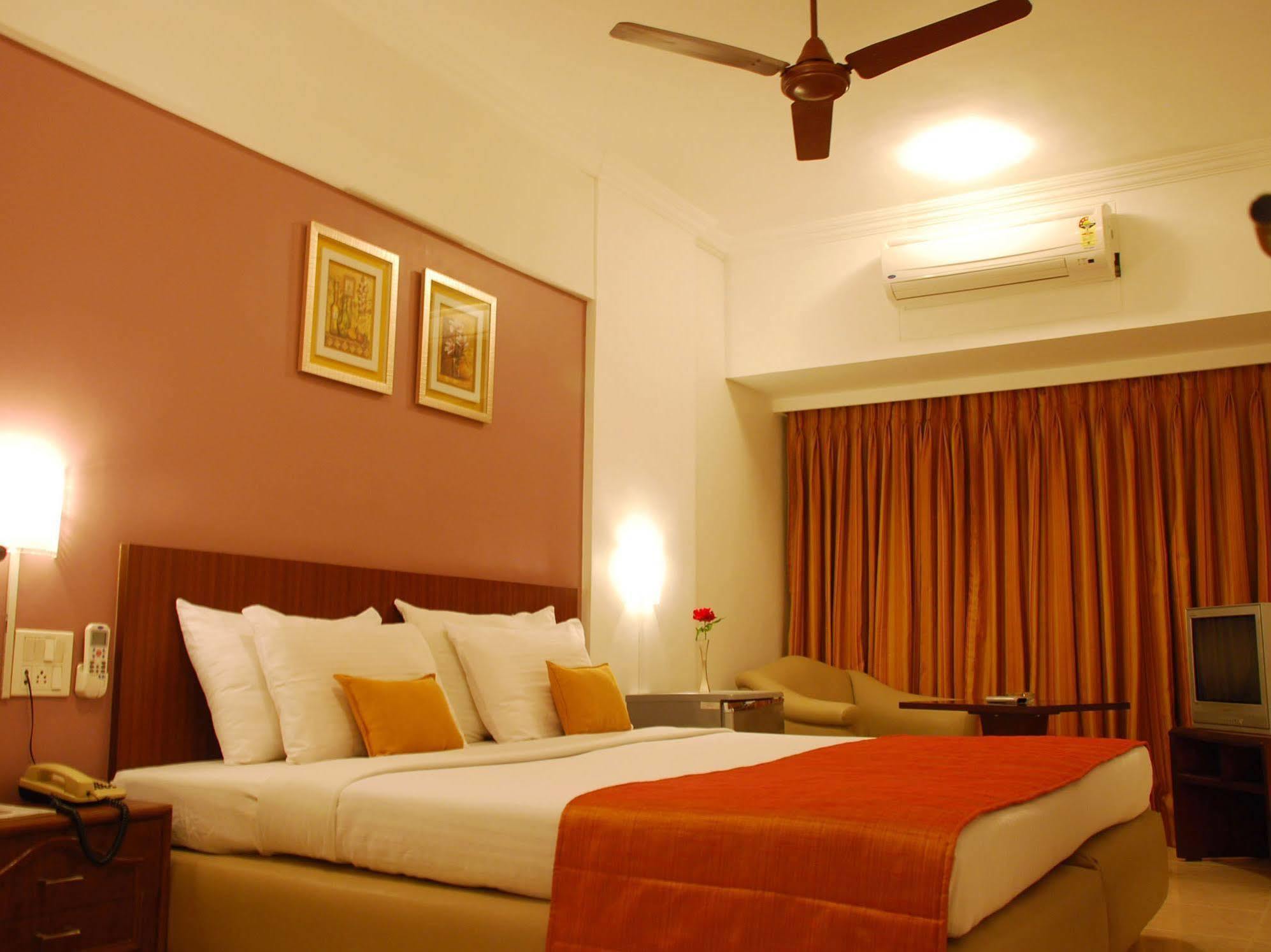 7 Apple Pimpri Pune Hotel 3*