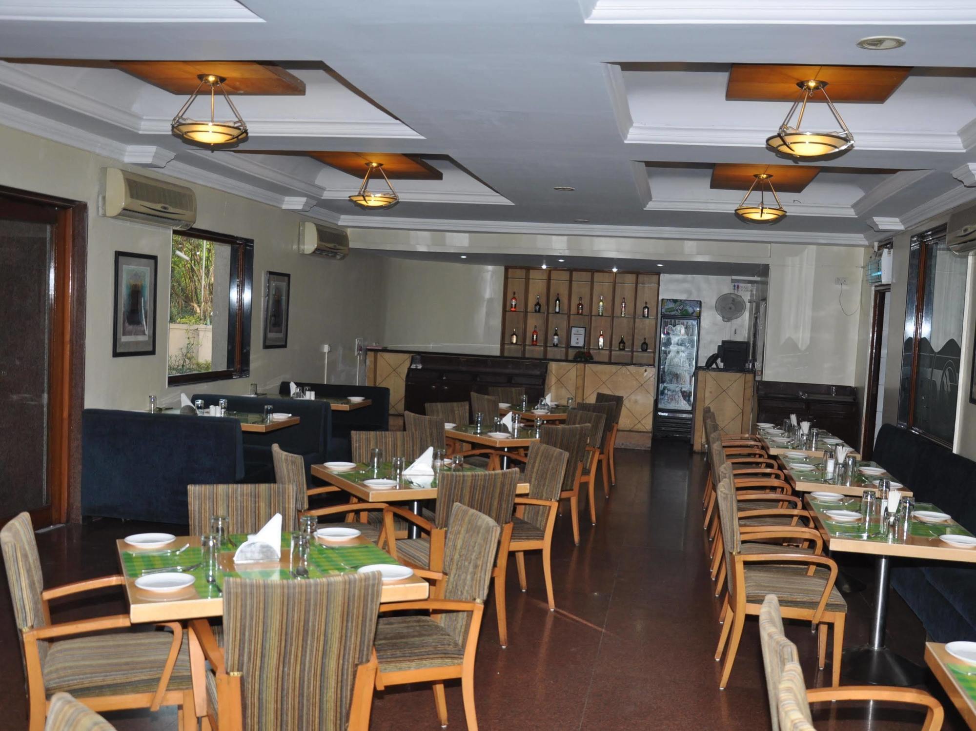7 Apple Pimpri Pune 3* Arvi