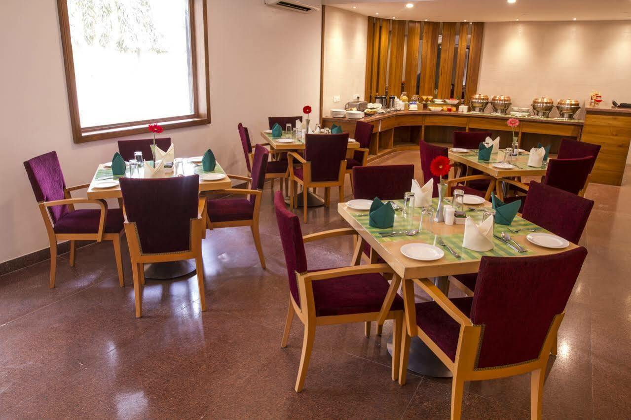 7 Apple Pimpri Pune 3*