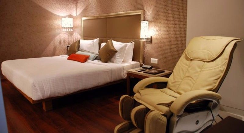 7 Apple Pimpri Pune Arvi